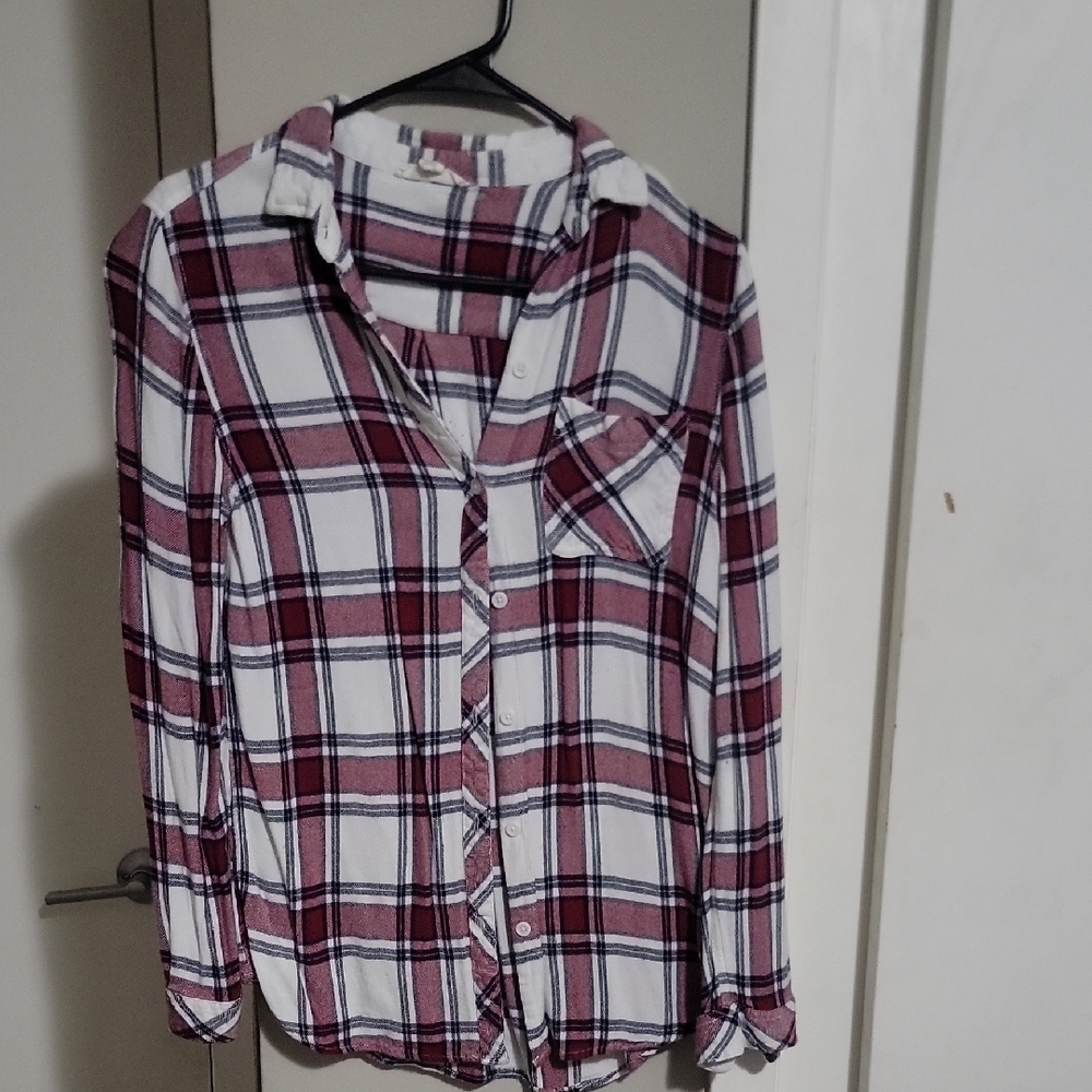 Plaid Button-Up Shirt in Red and White